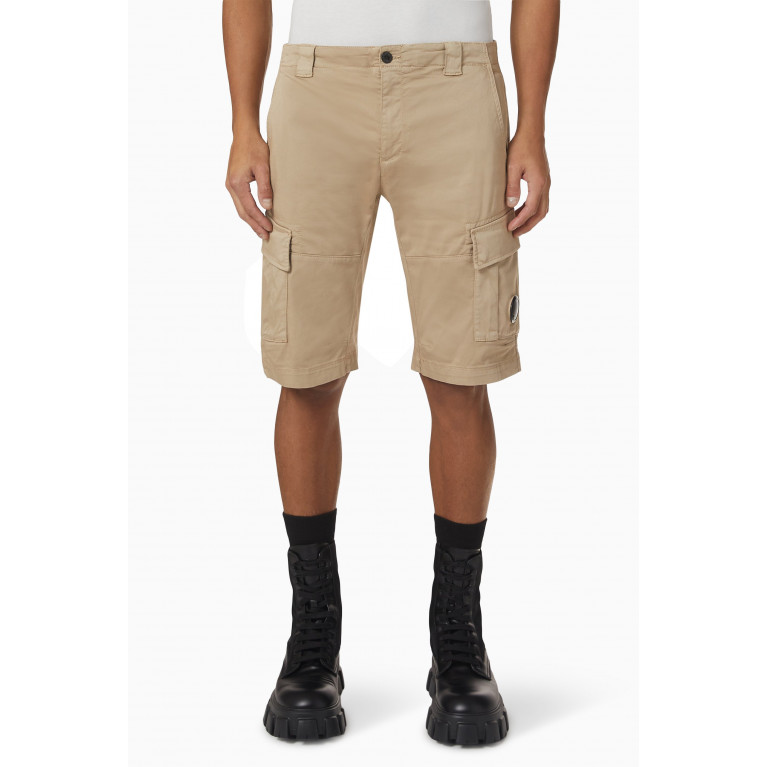 C.P. Company - Cargo Shorts in Cotton Stretch Sateen Neutral