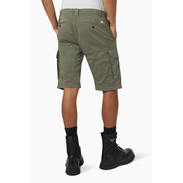 C.P. Company - Cargo Shorts in Cotton Stretch Sateen Green