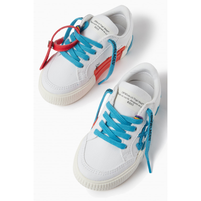 Off-White - Low-Top Sneakers in Vulcanized Canvas