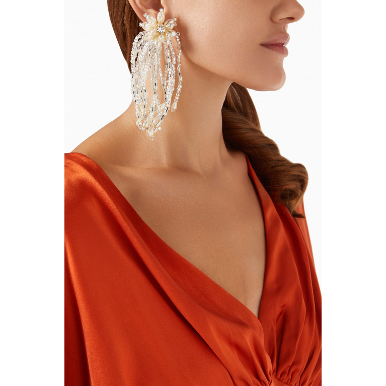 VANINA - Les Bouquet Fleuri Pearl Earrings in Gold-plated Brass White