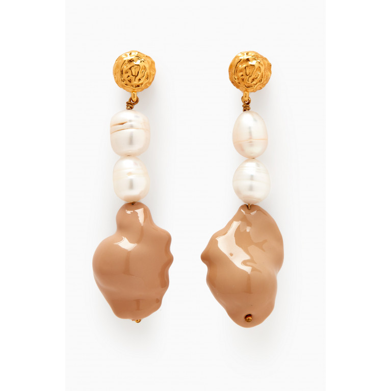 Joanna Laura Constantine - Dangling Pearl Drop Earrings in Gold-plated Brass Neutral