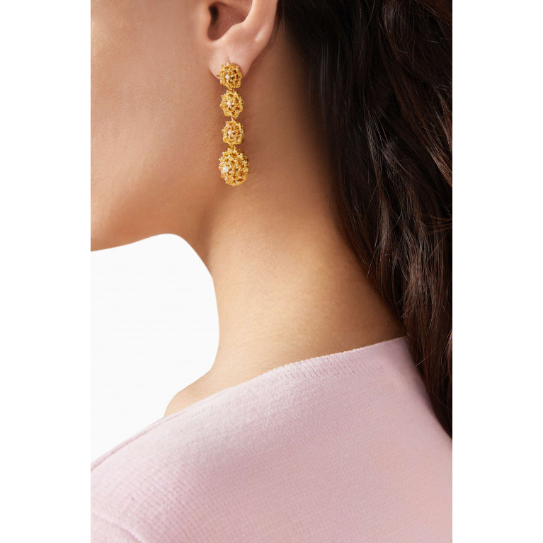 Joanna Laura Constantine - Dangling Mini Pearl Earrings in Gold-plated Brass
