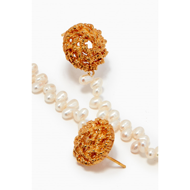 Joanna Laura Constantine - Mini Pearls Dangling Earrings in Gold-plated Brass