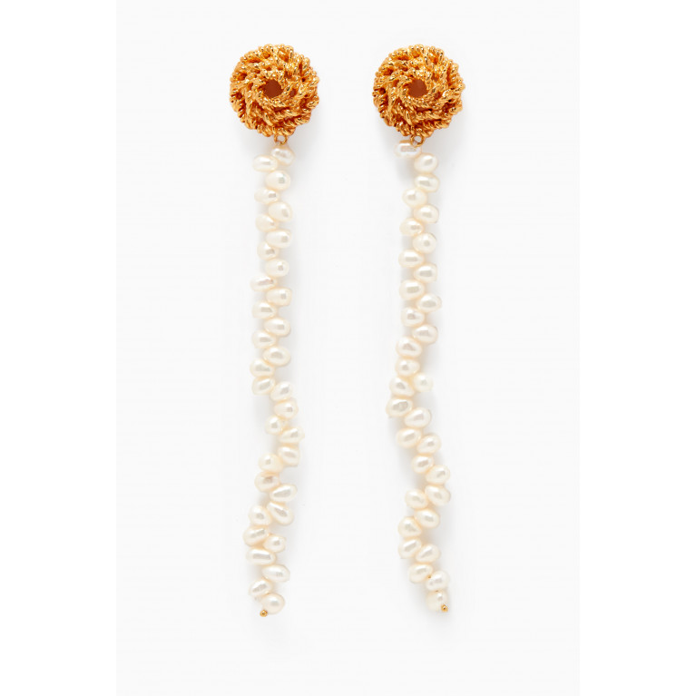 Joanna Laura Constantine - Mini Pearls Dangling Earrings in Gold-plated Brass