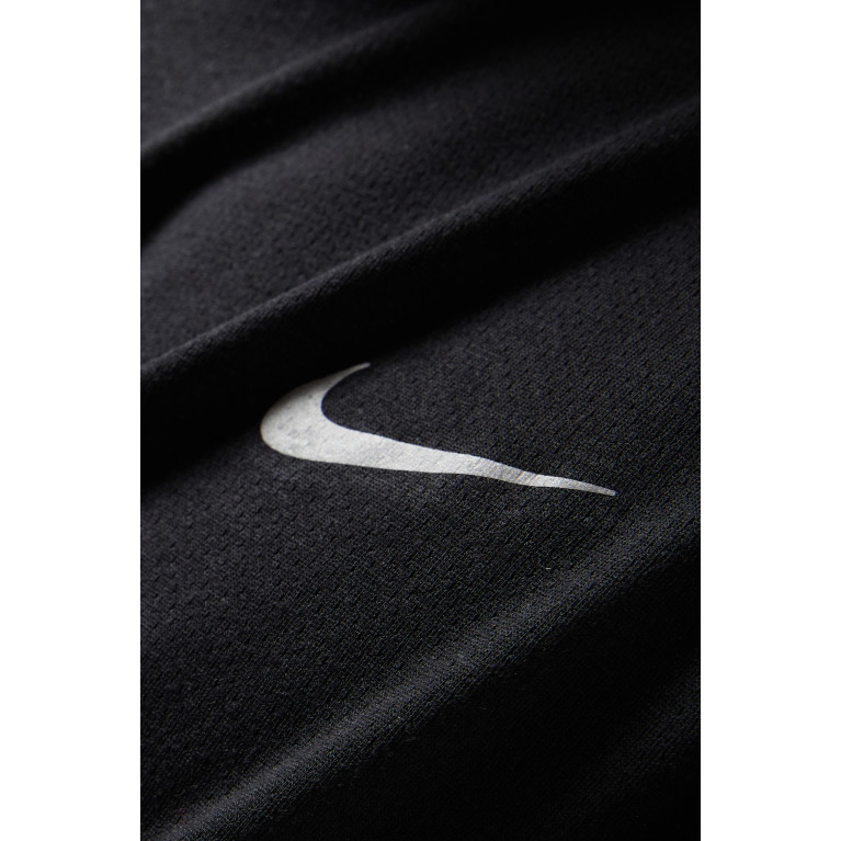 Nike Running - Dri-Fit Run Division Rise 365 T-Shirt in Nylon Black