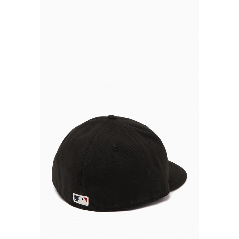 Kith - Kith & Kin Flat Brim Fitted Hat in Corduroy Black