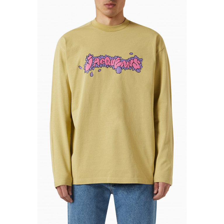 Jacquemus - Graphic Logo Print Long Sleeved T-Shirt in Cotton Green