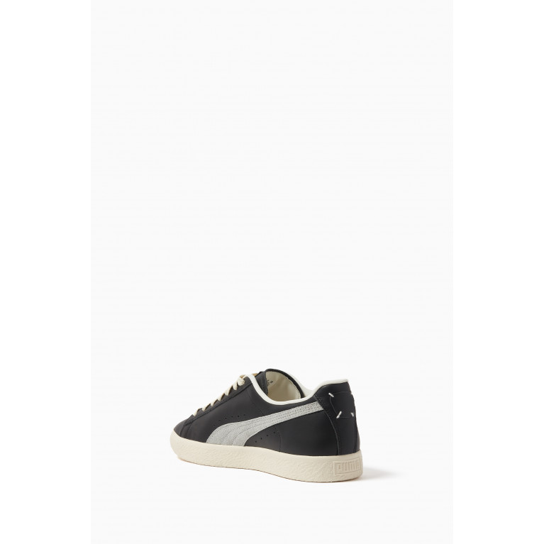 PUMA Select - Clyde Base Sneakers in Leather