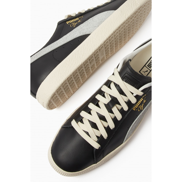PUMA Select - Clyde Base Sneakers in Leather