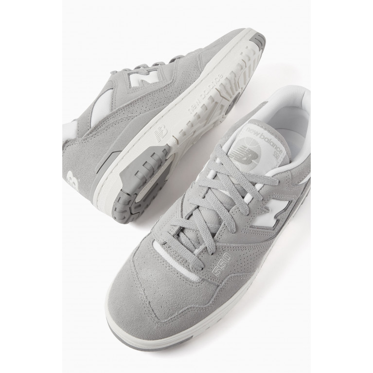 New Balance - 550 Sneakers in Suede