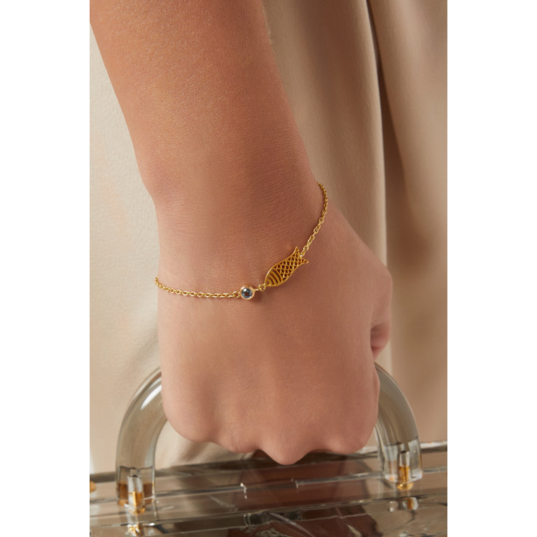 MONTROI - The Gem Palace Fish Charm Bracelet in 22kt Yellow Gold
