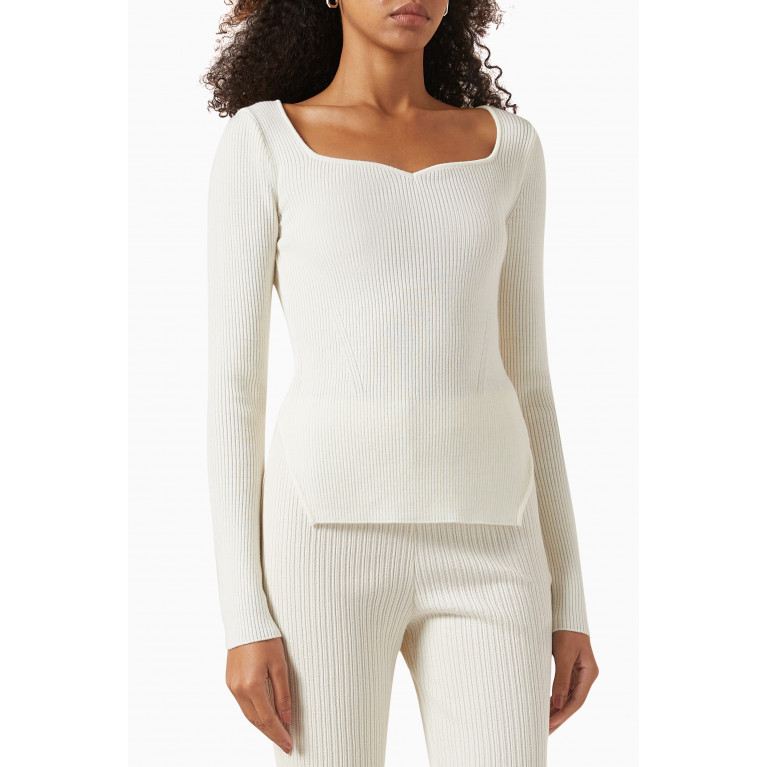 LVIR - Scallop-neck Ribbed Top in Wool-knit Neutral