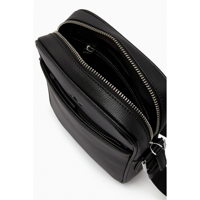 Roderer - Award Medium Messenger Bag in Leather