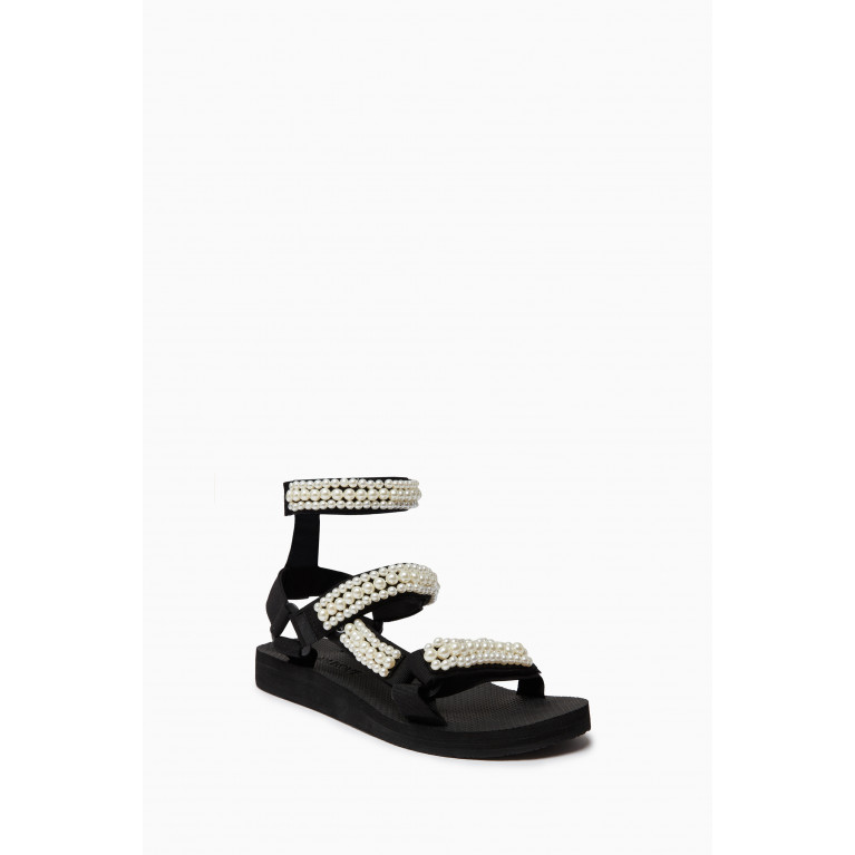 Arizona Love - Trekky Double Pearl-embellished Sandals with Chains in Repreve®
