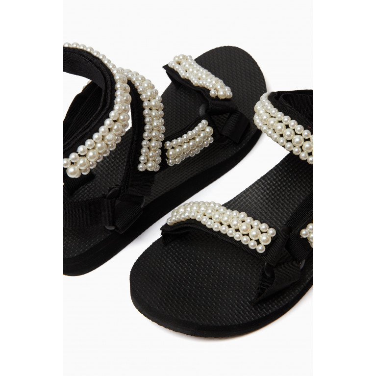 Arizona Love - Trekky Double Pearl-embellished Sandals with Chains in Repreve®
