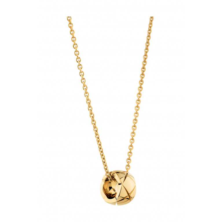 CHANEL - Quilted motif, 18K yellow gold