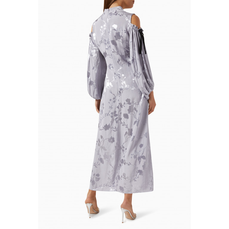 Qui Prive - Floral-print Cold-shoulder Maxi Dress in Jacquard Purple