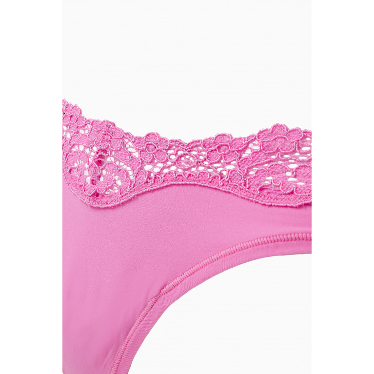 SKIMS - Fits Everybody Lace Dipped Thong NEON ORCHID
