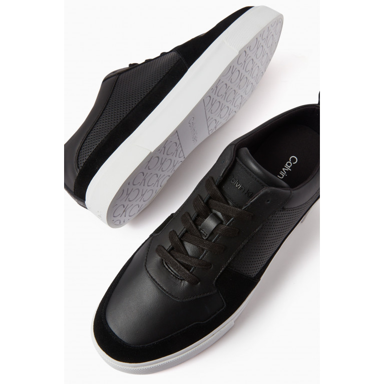 Calvin Klein - Low Top Vulcanized Sneakers in Leather Black