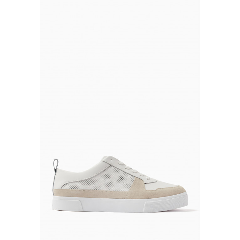 Calvin Klein - Low Top Vulcanized Sneakers in Leather White