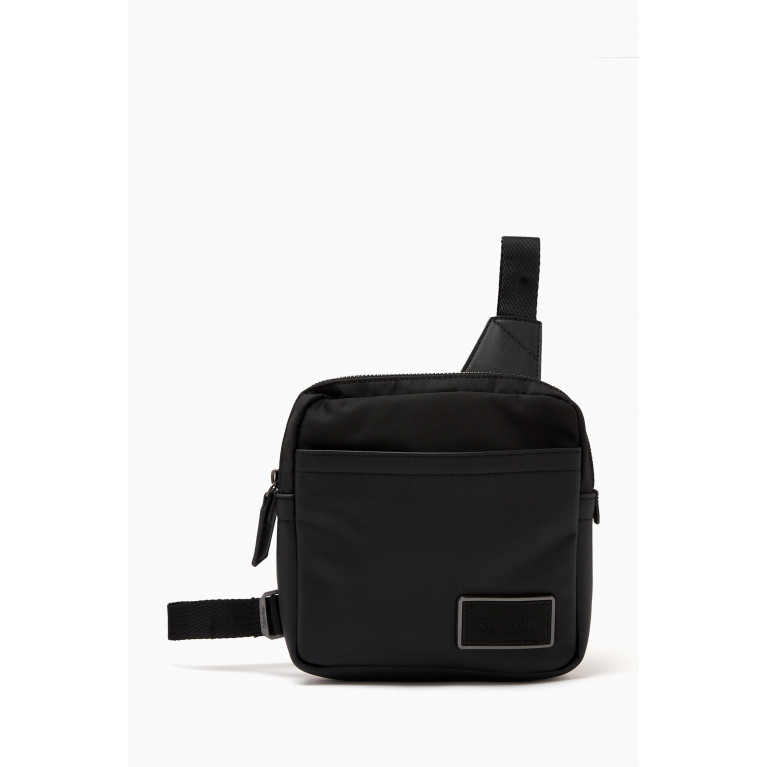 Calvin Klein - Elevated Plaque Reporter Bag in Recycled Twill