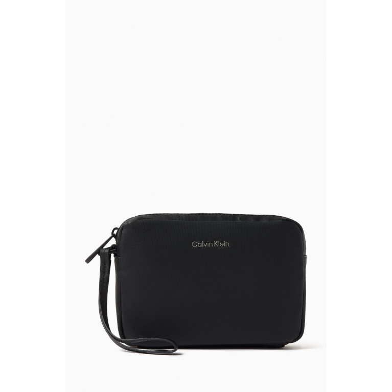 Calvin Klein - Compact Wash Bag in Faux Leather
