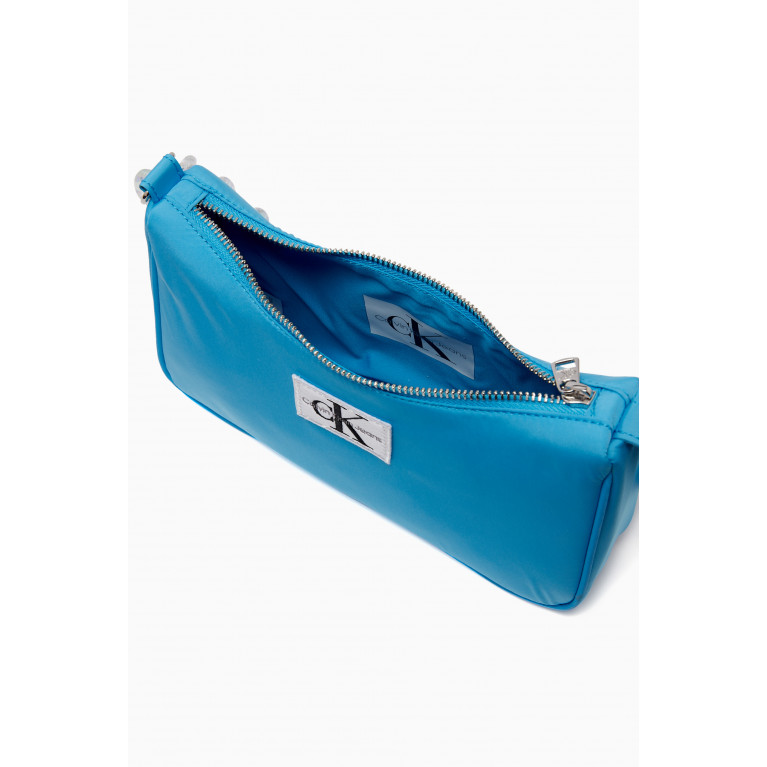 Calvin Klein - Chain Shoulder Bag in Recycled Polyester Blue