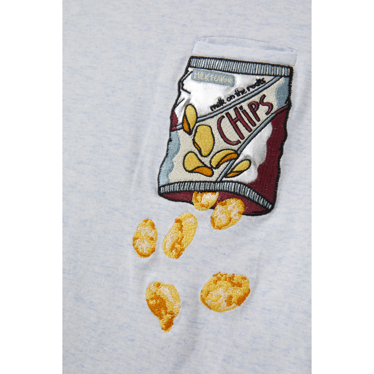 Milk on the Rocks - Chips-embroidered T-shirt in Cotton Grey