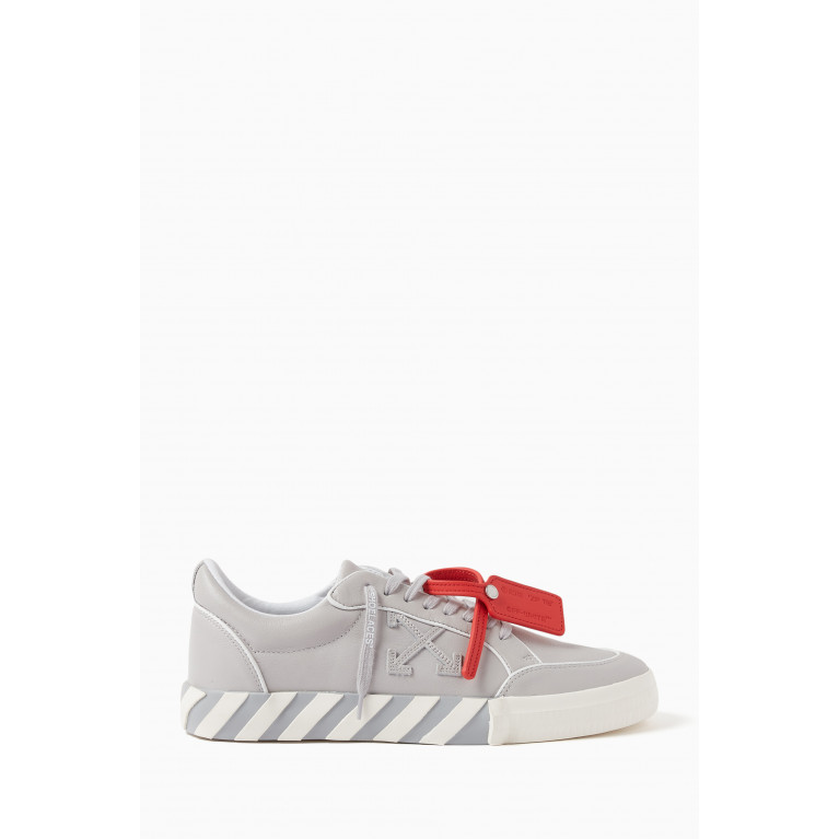 Off-White - Low Vulcanized Outlined Sneakers in Leather Grey