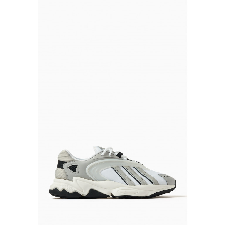 Adidas - Oztral Sneakers in TPU cage and Mesh