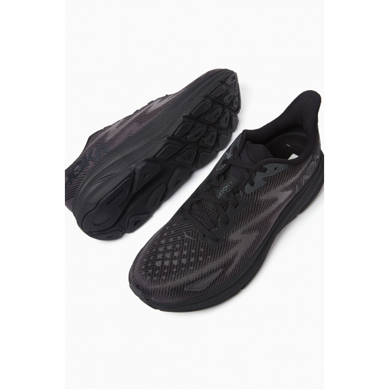 Hoka - Clifton 9 Sneakers in Mesh Black