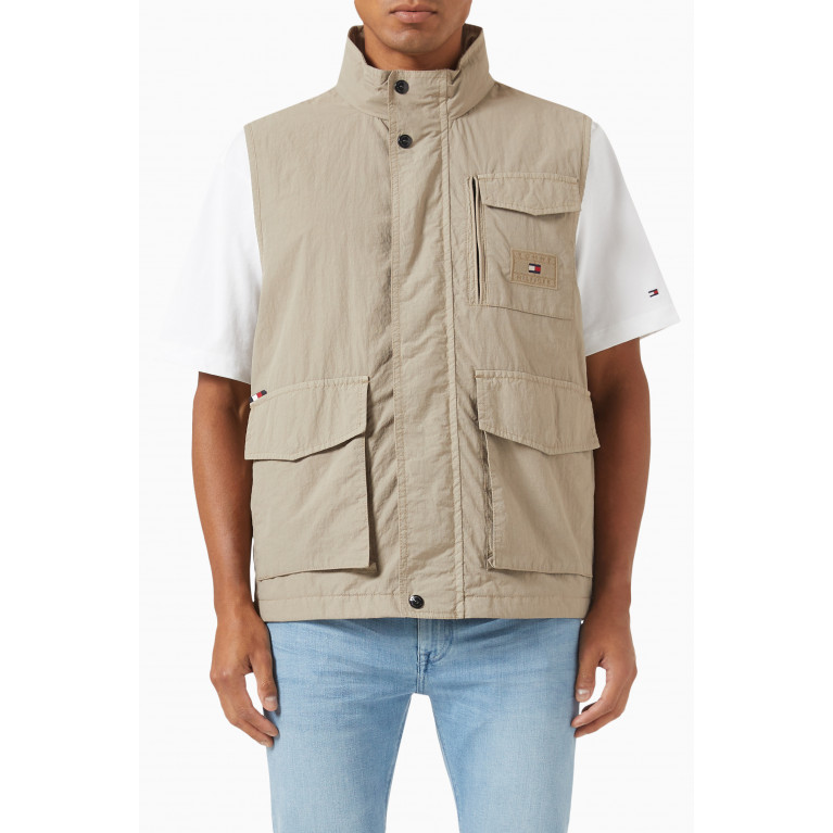 Tommy Hilfiger - Garment Dyed Sail Vest in Recycled Nylon-blend