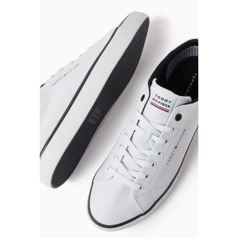 Tommy Hilfiger - Vulcanised Core Low-top Sneakers in Canvas