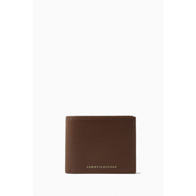 Tommy Hilfiger - Small TH Premium Logo CC Bi-fold Wallet in Leather Brown