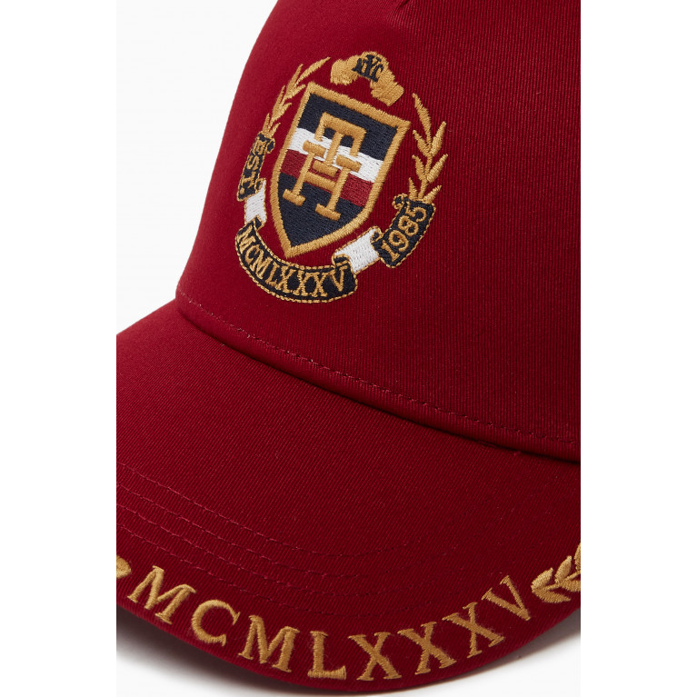 Tommy Hilfiger - TH Coastal Prep Patch Baseball Cap in Organic Cotton Red