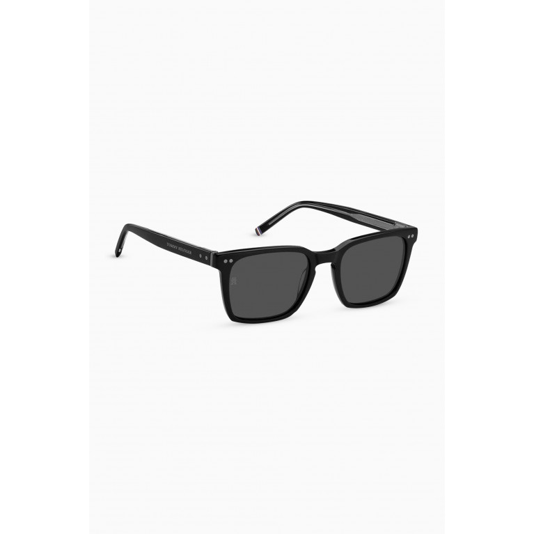 Tommy Hilfiger - Aviolens Sunglasses in Acetate Black