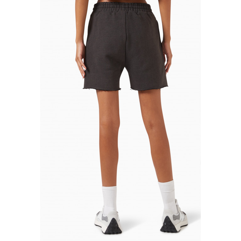 The Giving Movement - Relaxed Shorts in Washed Organic-fleece Black