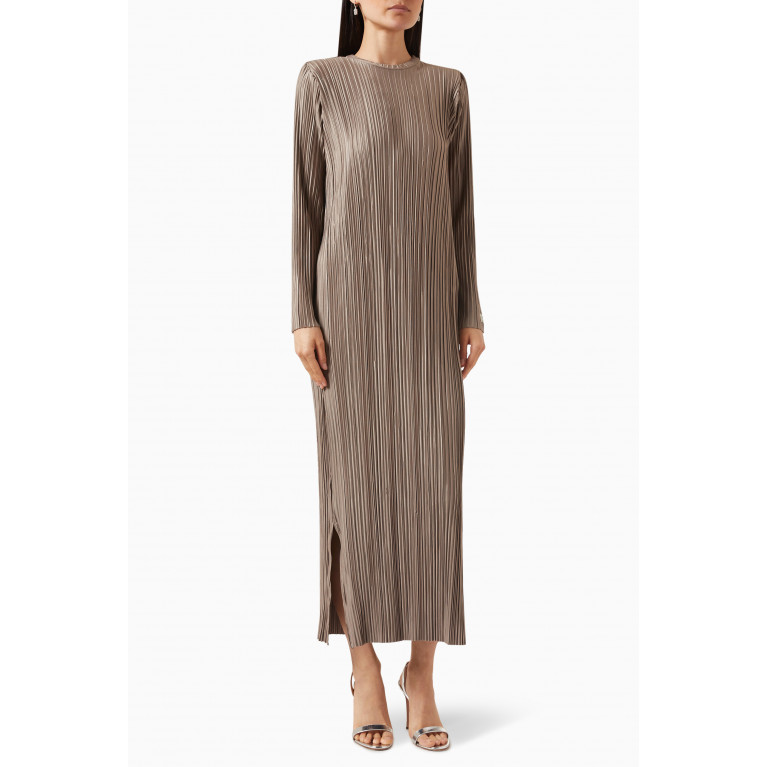 The Giving Movement - Shoulder-pad Maxi Dress in PLISSE100© Neutral