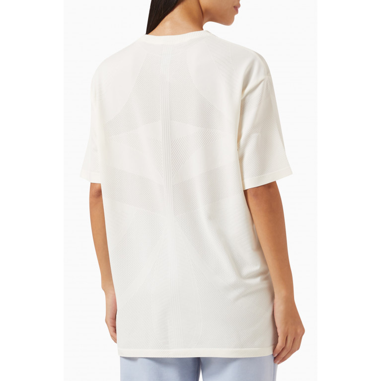 The Giving Movement - Oversized Tonal Seamless T-shirt in SMLS100© Neutral