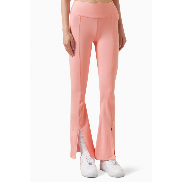 The Giving Movement - Flared Front-split Leggings in Softskin100© Pink