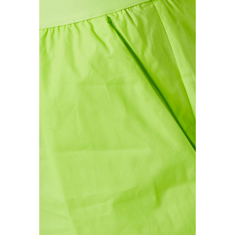 Good American - Weekend Shorts in Coated-poplin Green