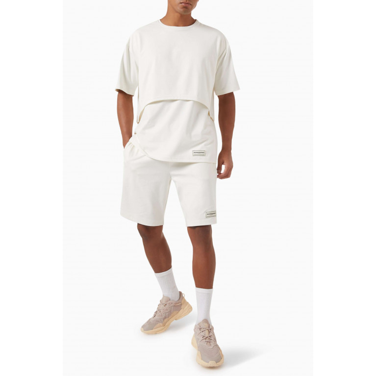 The Giving Movement - Single-layer Shorts in Light Softskin100© Neutral
