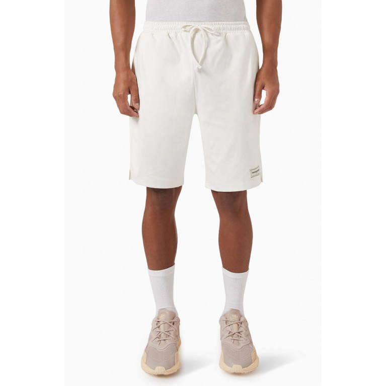 The Giving Movement - Single-layer Shorts in Light Softskin100© Neutral