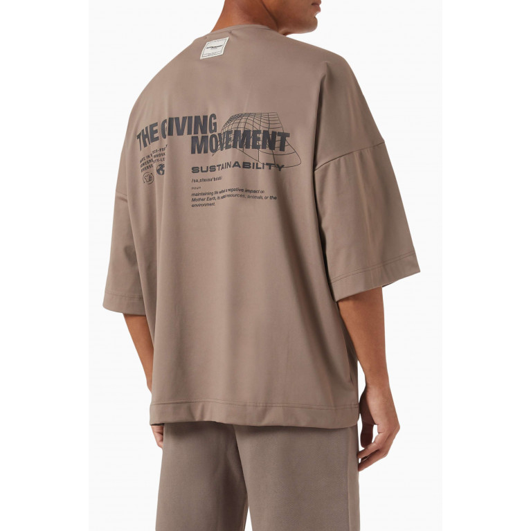 The Giving Movement - Super-oversized Exaggerated-sleeve T-shirt in Light Softskin100© Brown