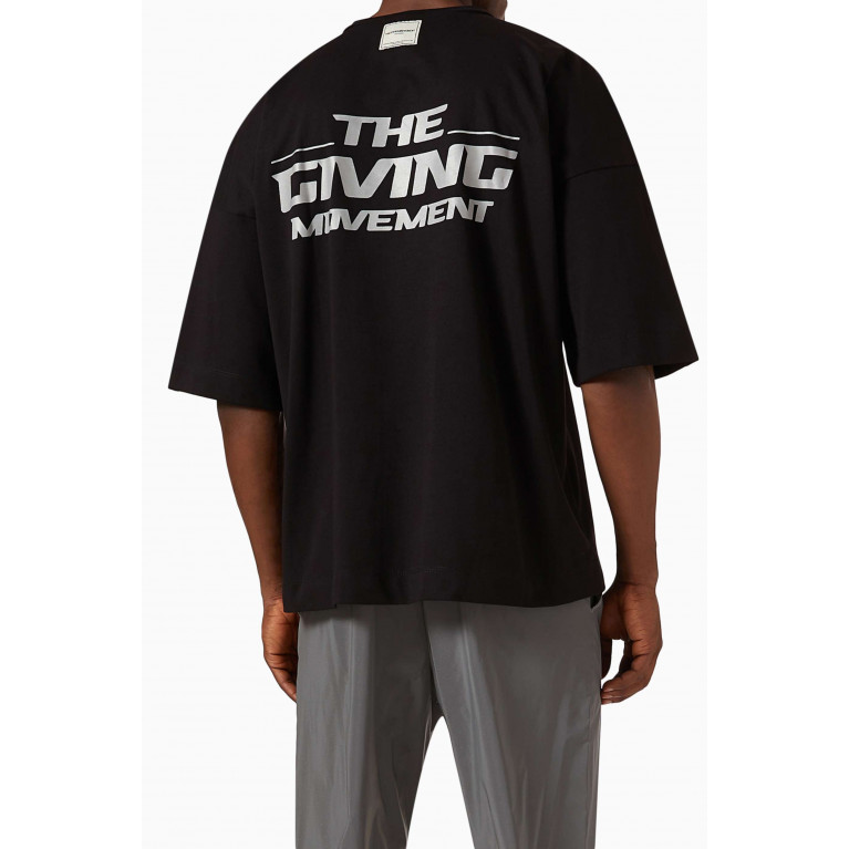 The Giving Movement - Oversized Exaggerated-sleeve T-shirt in Light Softskin100©