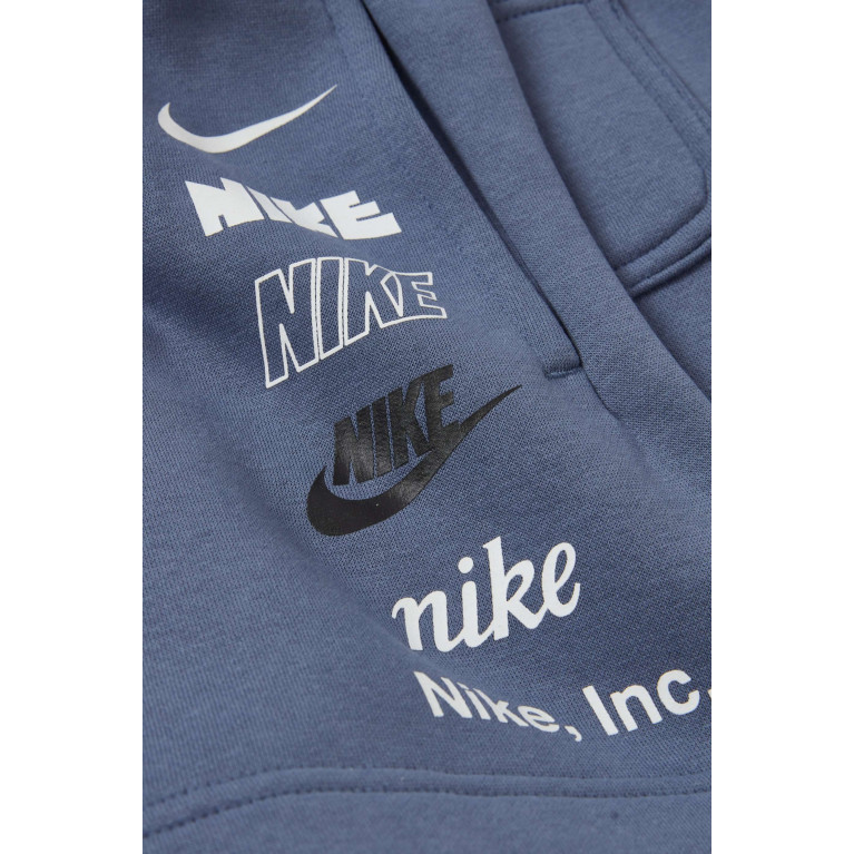 Nike - Logo Shorts in Fleece