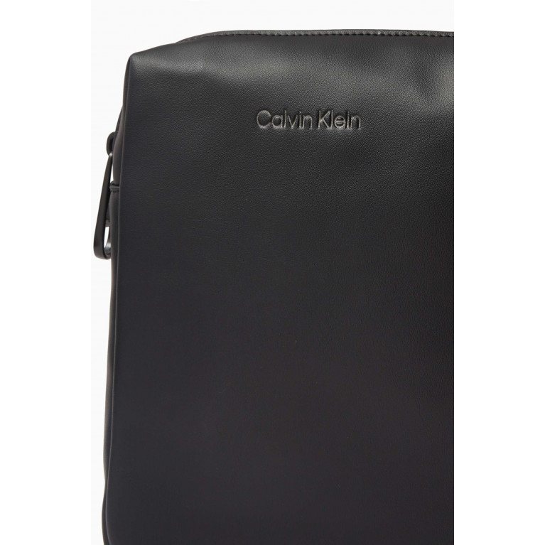 Calvin Klein - CK Reporter Bag in Faux Leather
