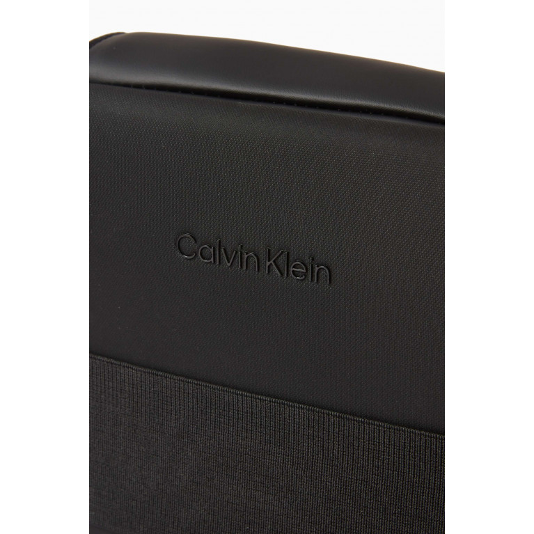 Calvin Klein - Tech Organiser Pouch in Recycled Fabric
