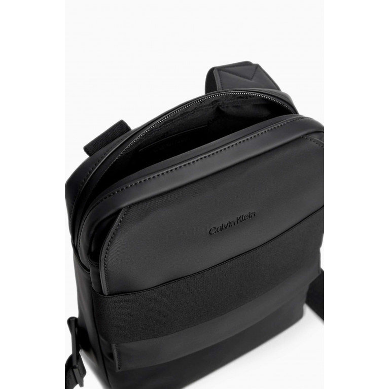 Calvin Klein - Convertible Reporter Crossbody Bag in Recycled Materials