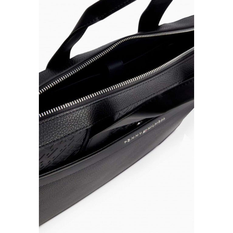 Tommy Hilfiger - Embossed Slip Laptop Bag in Leather